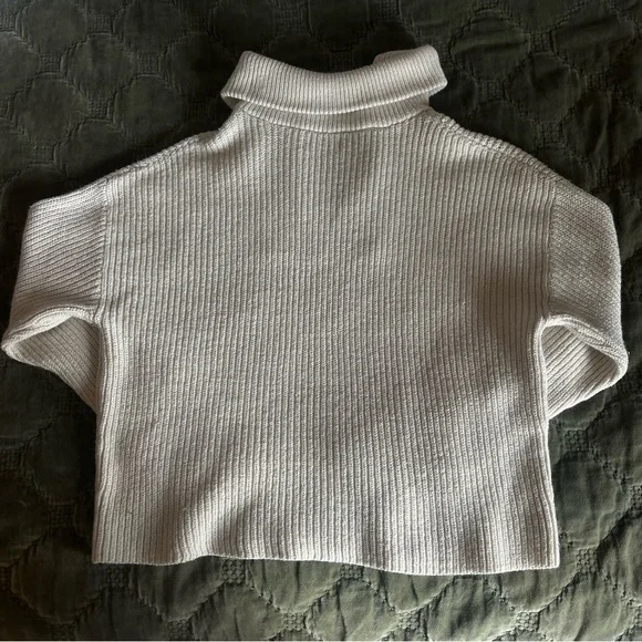 Cozy Ribbed Quarter Zip Sweater - Picture 2 of 4